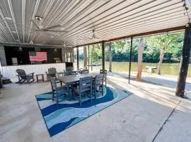 Close to Cullman - Lake Front Home