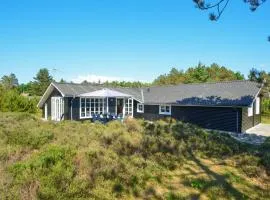 Beautiful Home In Rømø With Kitchen