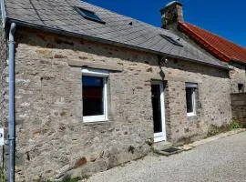 House between Land and Sea