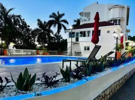 Falcon Oceanview 2br Condo-Airport Transportation Available-24-7Security