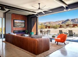 Sundial by Fieldtrip Modern Luxury with Hot Tub Mountain Views, hotel v destinaci Joshua Tree