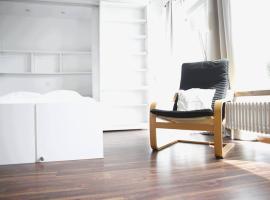 Sunny & Cozy Studio with shared swimming pool