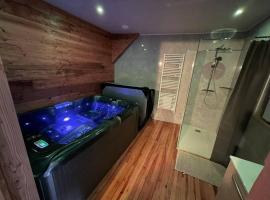 Logement avec jacuzzi Murat, hotel v destinaci Murat