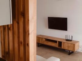 Two bedroom apartment with pool, sme&scaron;taj sa kuhinjom u Pafosu