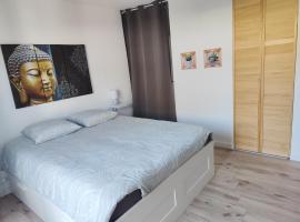 Studio indépendant proche canal du midi, hotel v destinaci Homps