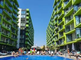 Purple Onyx - Pool & Spa Beach Resort