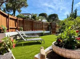 Cala Canyelles Villa & Private Studio with Garden