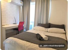 Dana-Private Room in 3-Bedroom Apartment-1, hotel a Canberra