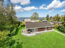 Three-Bedroom Holiday Home In Middelfart