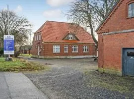 1 Bedroom Cozy Apartment In Esbjerg V