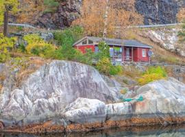 2 Bedroom Cozy Home In Vallavik, three-star hotel in Bu