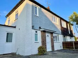 Semi Detached House in Aldershot