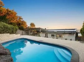 Ellerina Sea Vista Stunning views pool sauna and alfresco entertaining