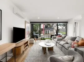 Anchorage Villa - Chic, Pet Friendly by Marina
