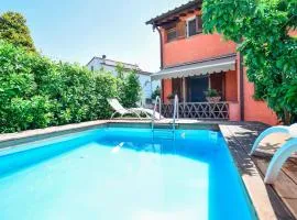 Gorgeous Home In Massarosa With Wifi