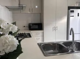 1 Sparkling Sanctuary Joondana with 3BR with garage