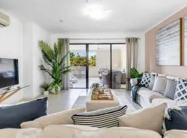 Relaxed Coastal Charm - A Stylish Resort-style Haven