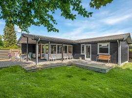 Nice Home In Humble With Wifi: Humble şehrinde bir plaj oteli