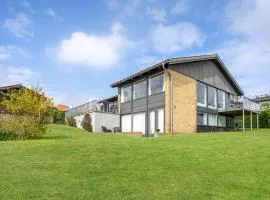 Beautiful Home In Gudhjem