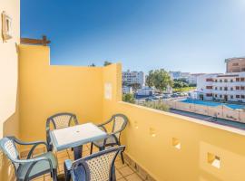 Cozy Apartment In Roquetas De Mar, hotel in Roquetas de Mar