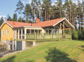 Stunning Home In Lidhult With Lake View, hotel v destinaci Lidhult