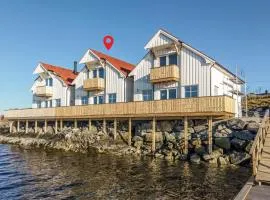 Beach Front Home In Smøla With Kitchen