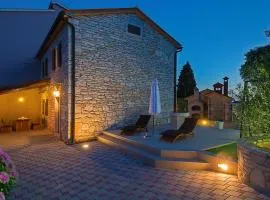 Two-Bedroom Holiday Home With A Fireplace In Barban