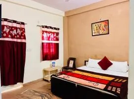 Shree Ji Residency- A Devine Home Stay Near Prem Mandir