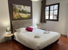 Hôtel les Trois Lys, hotell sihtkohas Azay-le-Rideau