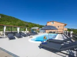Beautiful Home In Sinj