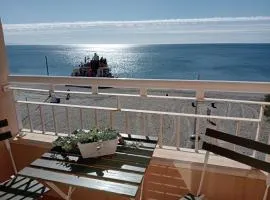 Primera linea de Playa a 10 min Estepona