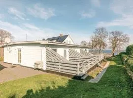 Two-Bedroom Apartment In Allinge