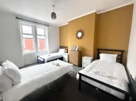 3 Bdrm Close To Beach&city