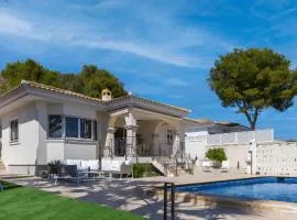 Magnificent villa with private pool -Golf Bonalba!