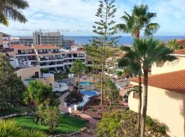 Lovely apartment top views, heated pool, great location