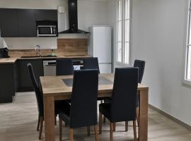 Logement entier 9 personnes, hotel v destinaci Jaux
