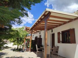 Petrichor houses, hotel di Portariá