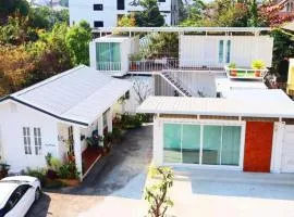 Day Off House Chiang Mai Near Walking Street