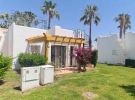 Noa - Cosy 2 bedroom in the green oasis, hotel in San Juan de los Terreros