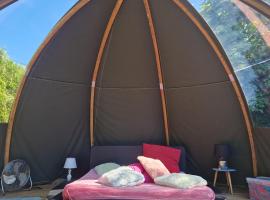 bulle de bonheur a 500 m pas de la plage, luxury tent in Cancale