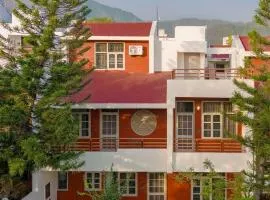 Ganga's Jewel - Breakfast Included at Rishikesh by StayVista