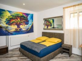 PLAZA ROOMS & APPARTEMENT - Café & Bar, pension in Enns