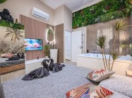 Little Bangkok - Luxury SPA Apartment