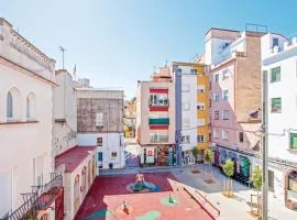 2 Bedroom Cozy Apartment In Blanes