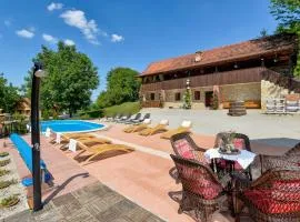 5 Bedroom Awesome Home In Novi Marof