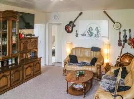 2 Bedroom Gorgeous Apartment In Bandow