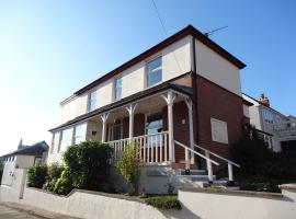 Charnwood Guest House, hotell nära Dinosaurland Fossil Museum, Lyme Regis