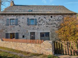 Gîte Gîtes de France 6/7 personnes à Baboyères, hotel in Nasbinals