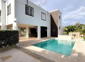 Private Pool Home Beach 15 min Drive