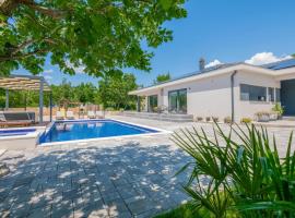 Gorgeous Home In Glavina Gornja: Imotski şehrinde bir otel